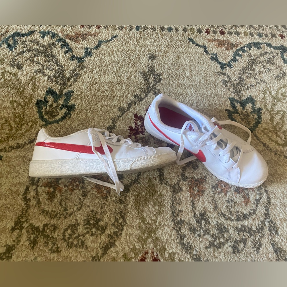 Nike Court Royale Trainers White & University Red Leather size 9 women’s
